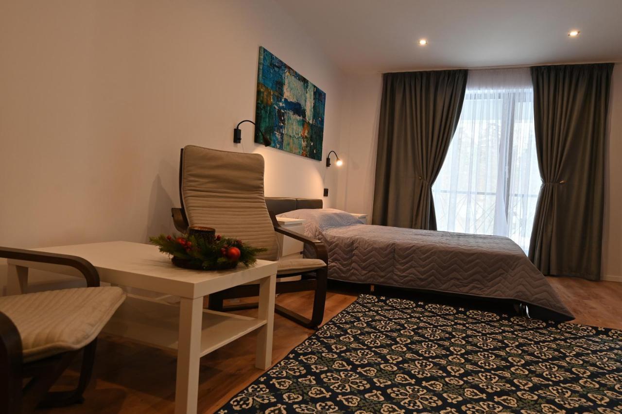 R&B Apartments Предял Экстерьер фото