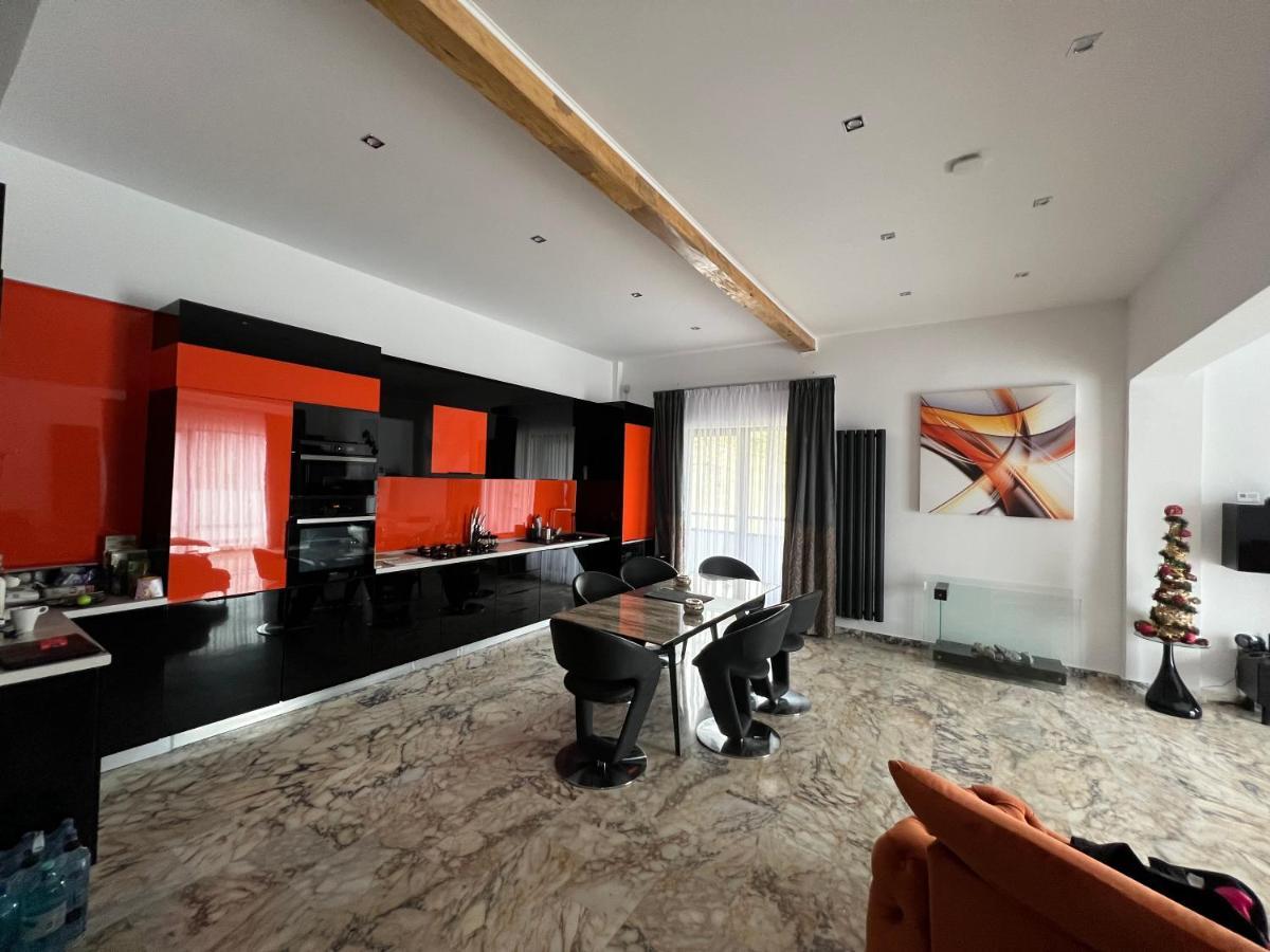 R&B Apartments Предял Экстерьер фото